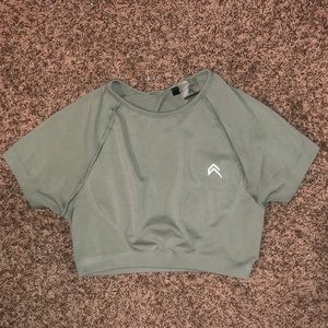 ONER ACTIVE EFFORTLESS SEAMLESS SHORT SLEEVE CROP TOP